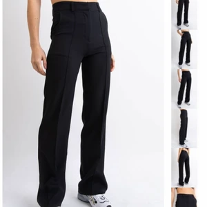 Madlady kostymbyxor  - Världens mest perfekta kostymbyxor i Strl 36 Längd 32, benen slutar precis i linje med golvet för mig som är 168❤️ de är använda många gånger men fortfarande i ett väldigt bra skick!