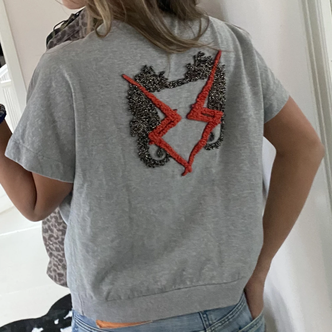 Kortärmad sweatshirt med tryck - 90