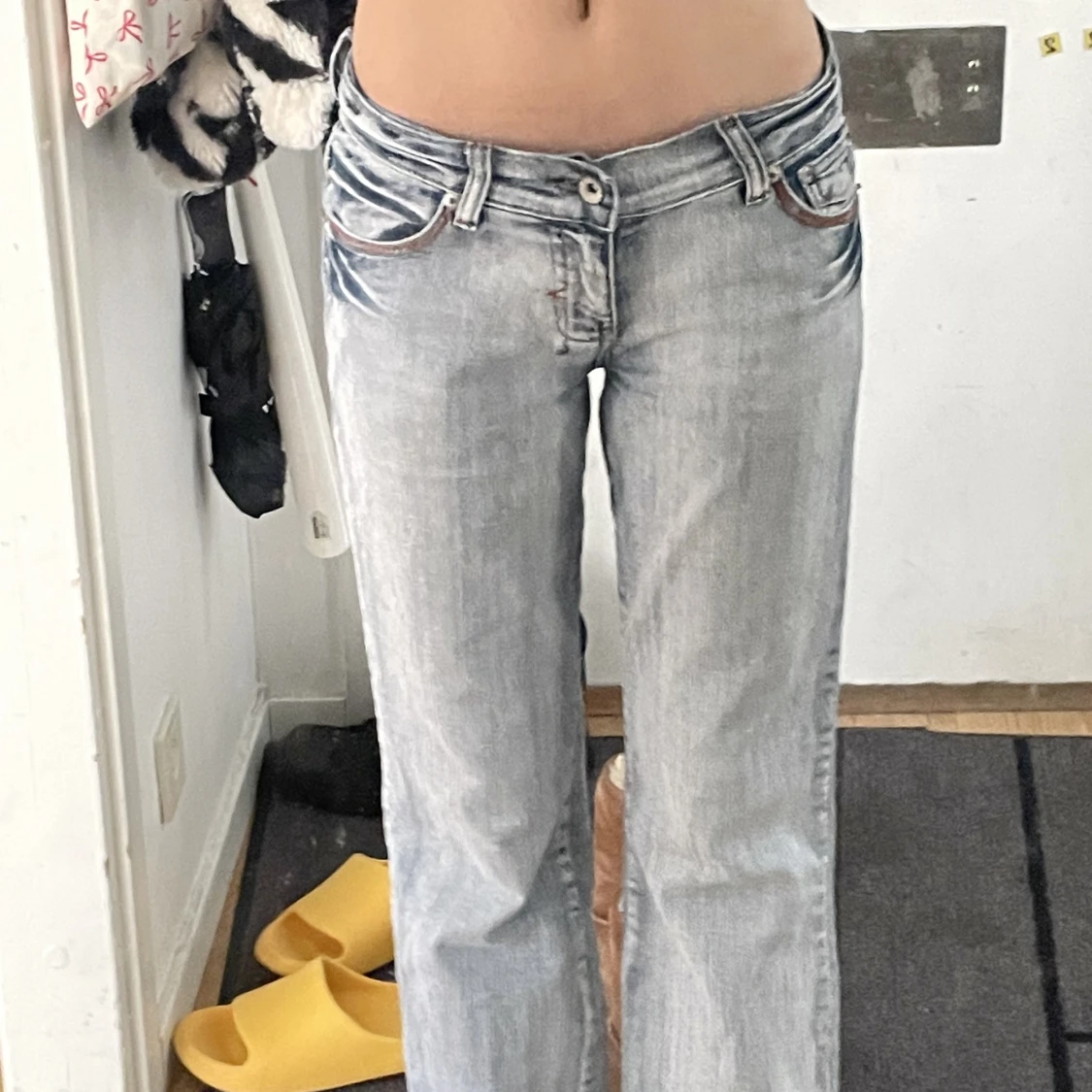 lågmidjade bootcut jeans - 91