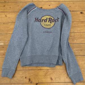 Hard rock tröja från lisbon! Super fin men tyvärr för liten för mig! Super nice tyg😍