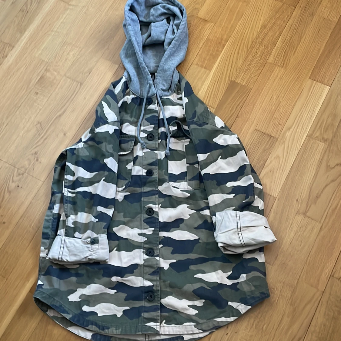 Kamouflagefärgad vårjacka - 91