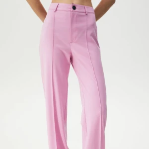 Pull&Bear - Rosa byxor  - Använda två gånger! Är i bra skick! 🌸 