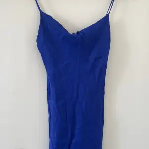 Super fin blå kort klänning ifrån berskha 