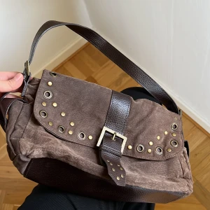 Väska - Ny skick! Köparen står för frakten!