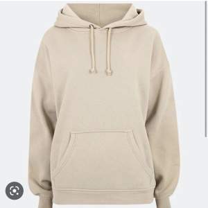 Säljer denna beiga hoodie från bikbok. Använd en gång! Köpt för 299 kr 