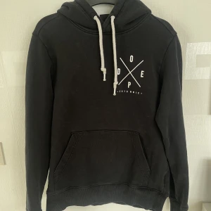 Dope hoodie - Hej säljer nu min dope hoodie i storlek s.