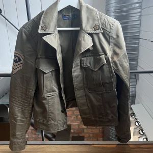 Ralph Lauren Cargo Jacka  - Cargo jacka ifrån Ralph Lauren. Storlek XS. Välanvänd men i väldigt fint skick. 