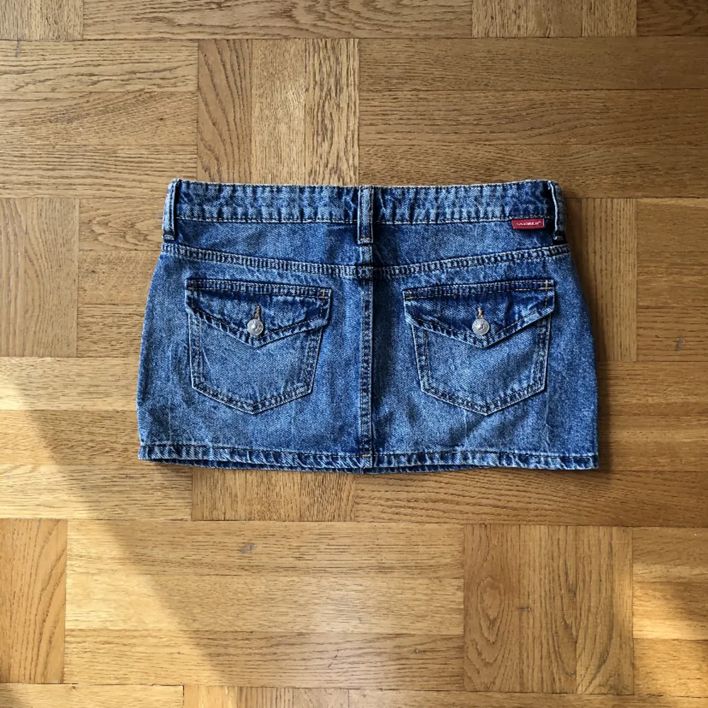 Söt jeans kom perfekt inför sommaren . Kjolar.