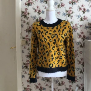 Tröja - Tröja med leopard mönster 🐆📦
