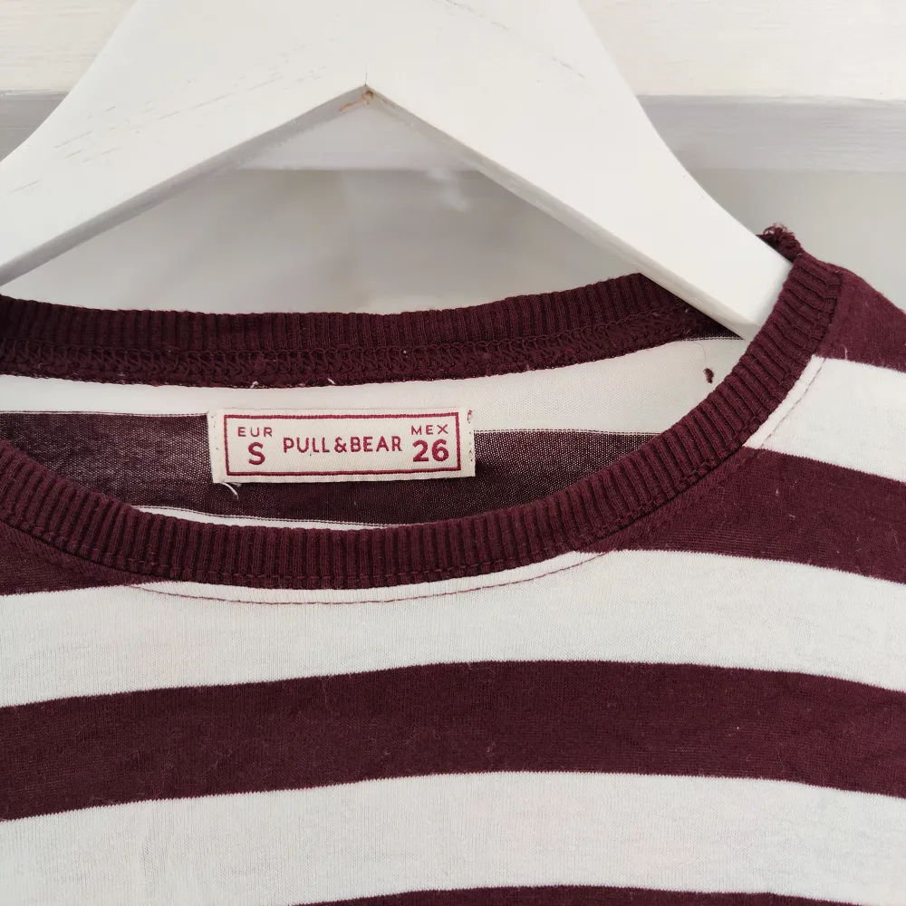 Superskön långärmad tröja ifrån Pull & bear 🙂 storlek S. Toppar.