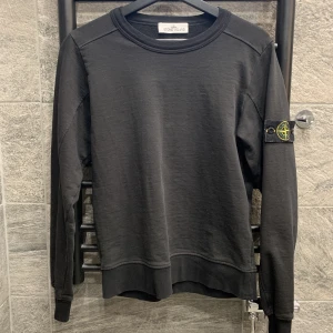 Stone island tröja - Cond: 8/10    Storlek Small.