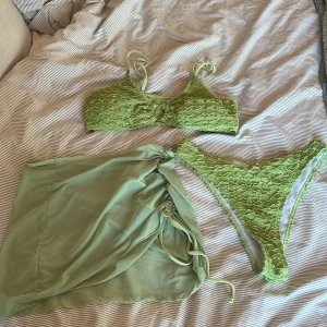 Bikini - Säljer detta fina gröna bikinisett. Sparsamt använt. Storlek L, mer som en M!! 50kr+ frakt 💚