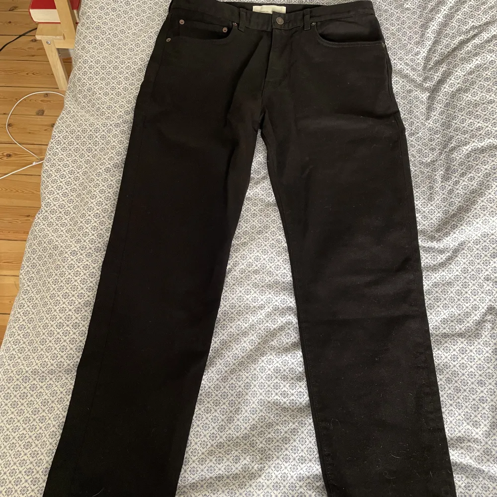 Svarta Jeanerica jeans, nästan oanvända. Rak fit, 32W / 34L.. Jeans & Byxor.