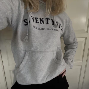 Boomerang hoodie - Svinsnygg boomeranghoodie i fint skick! Nypris 999kr men slutsåld❤️
