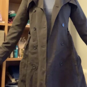 Brown trench coat i m  - In good condition 