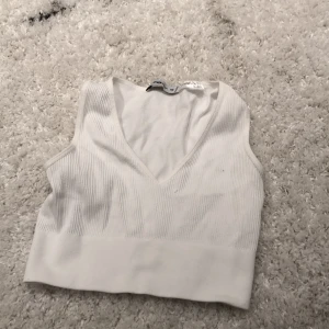 Topp - Köpte för ett tag sedan. oanvänd 💕.