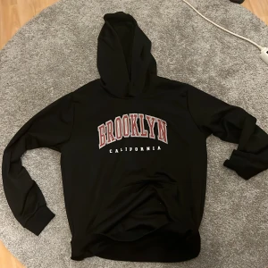 Hoodie - Aldrig kommit till användning. Storlek M