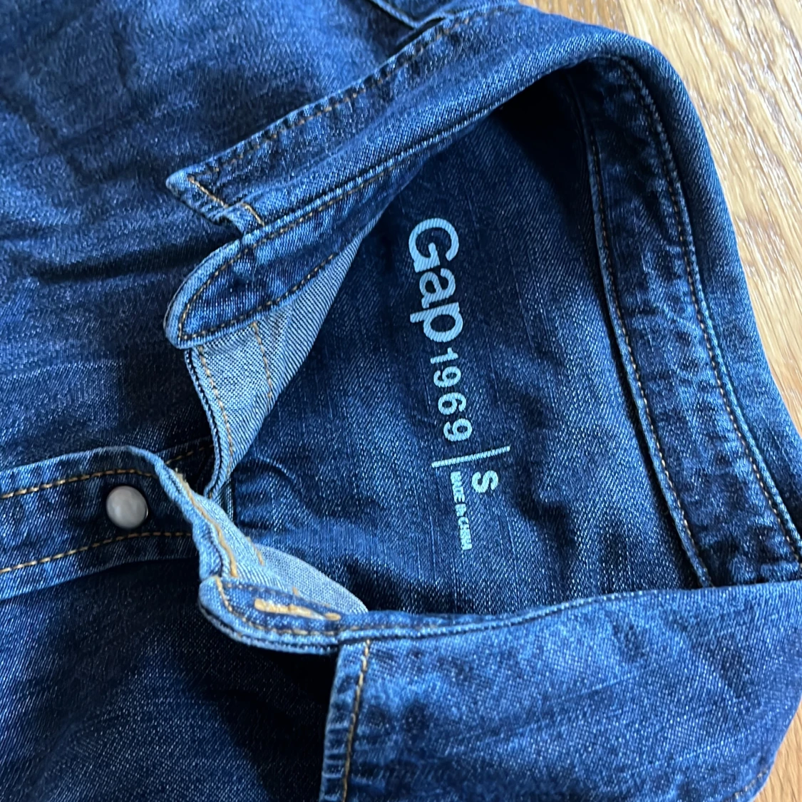 GAP denim shirt  - 90