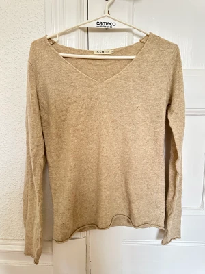 Finstickad tröja strlk S/M - Bra skick! Säljes pga av för lite användning