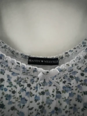 Linne - Sätt linne från Brandy Melville, aldrig använd så i toppen skick. Köparen står för frakten och priset kan såklart diskuteras😚