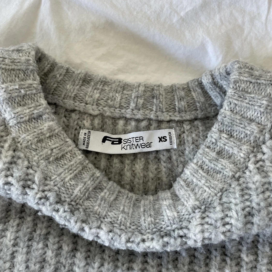 Stickad croppad tröja  - 91
