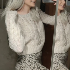 Stickad tröja  - Stickad croptop