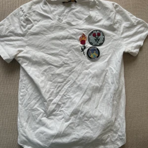 Maje T-shirt  - Väldigt bra skick 