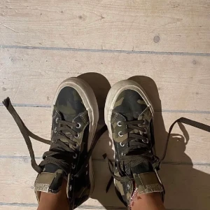 Militär skor - (Lånade bilder från förra ägaren) As najs skor från UrbanClassic! Storlek 39