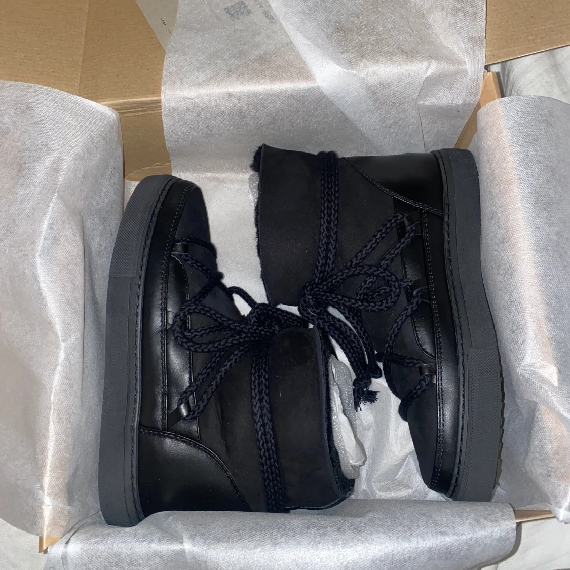 INUIKII Classic Black  - 90