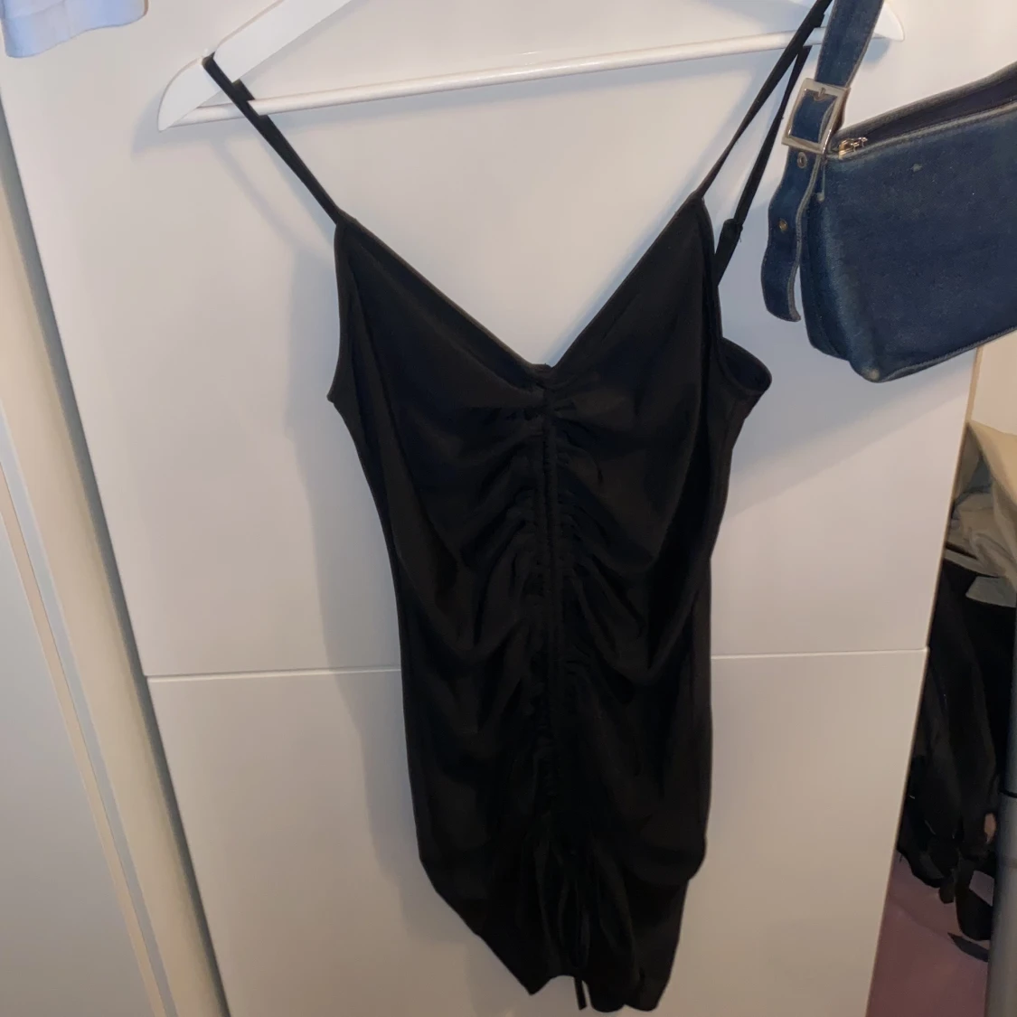 Svart klänning  - 91