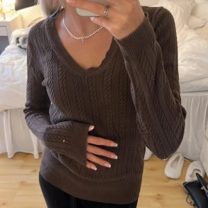 Stickad tröja - Jättefin från Tommy Hilfiger. Passar även S