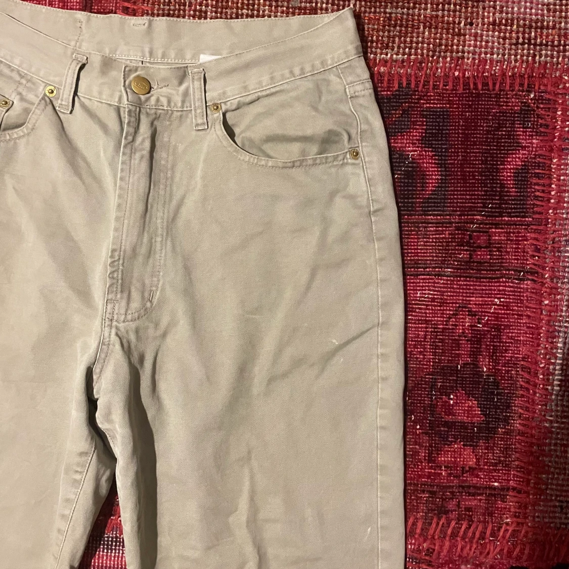 Gråa chinos från Mitch 