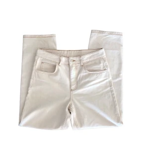 Byxor  - Reclaimed vintage byxor från asos i storlek W30 (76cm) längd 32 (81 cm)