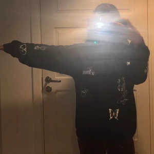 Oversize serpent hoodie  - Oversized hoodie från Bohoo, aldrig använd, i storlek M av mig, exklusive frakt! 