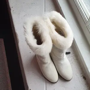 Super unique forändrat boot's som passar till båda vinter och snow. Bara provat och passar 37_38 .med åkta faux fur