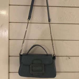 Väska - Denna fina blåa väska från zara❤️