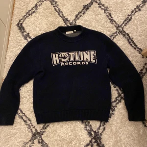 Hotline records sweater - Fin tröja från weekday, storlek xs