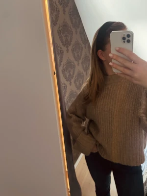 Stickad tröja - Supersnygg basic stickad tröja 💖💛