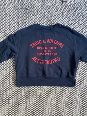 Zadig - En tjocktröja från Zadig❤️