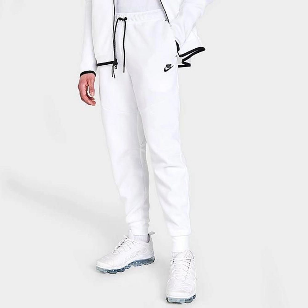 Tjena! SÖKER vita Nike tech fleece byxor i storlek L!!. Jeans & Byxor.