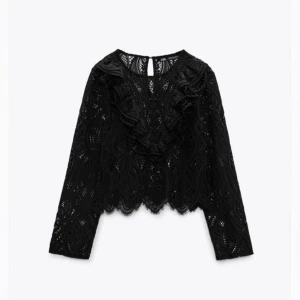 Zara blus - Säljer en topp från zara som aldrig är använd med lappen kvar❤️