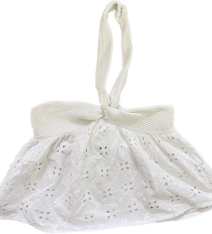 Populär zara - Slutsåld zara top som inte kommer till användning då den är för liten i bysten. Tecken på användning finns (se bild 2).  Storlek M men sitter som S.  Hör av dig vid frågor ! 💘👛