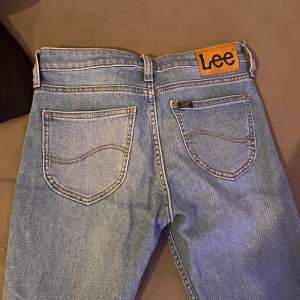 Jeans från märket lee