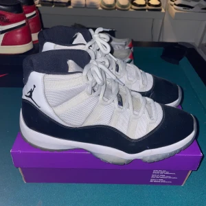 Air Jordan 11 ”Concord” 2018 - Tja säljer mina favorit 11or som varit med mig länge.. Repbox men shoetreeesen finns kvar 