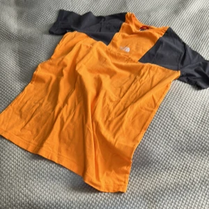 T-shirt  - The Nordic face t-shirt junior xl