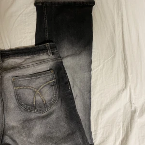 Jeans - Jeans i storlek 44, passar M/L😊
