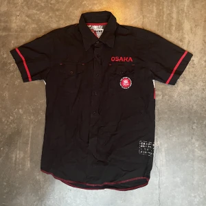 Skjorta blend - En skjorta från blend storlek S. 3 FÖR 2 ALLA PRODUKTER på sidan. Betalar ej frakt och kan mötas upp i uppsala/stockholm.