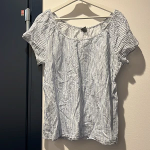 Blus  - Randig blush kommer inte till användning för mig. 