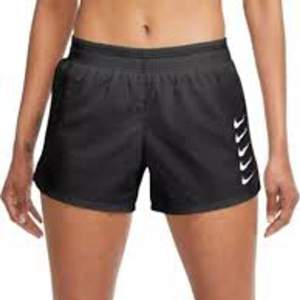 Jätte bekväma nike sport shorts💕 aldrig använda endast provade, råkade beställa fel storlek:(