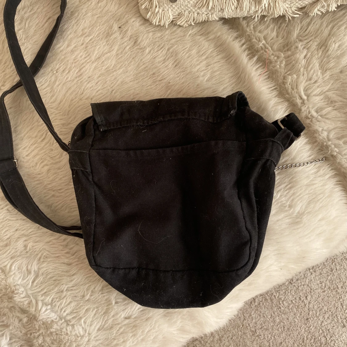 Svart axelremsväska  - 90